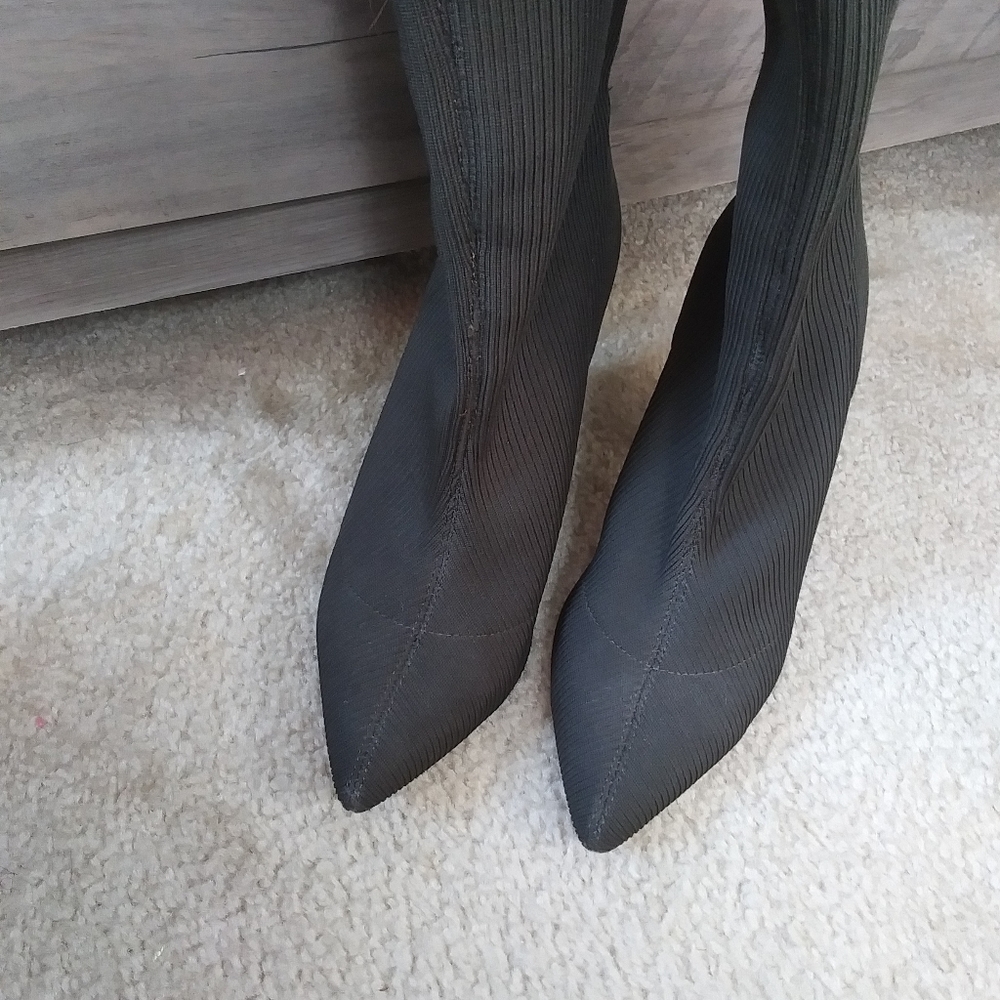 Women 9.5 Sock boot heel LIKE NEW! - Picture 3 of 6